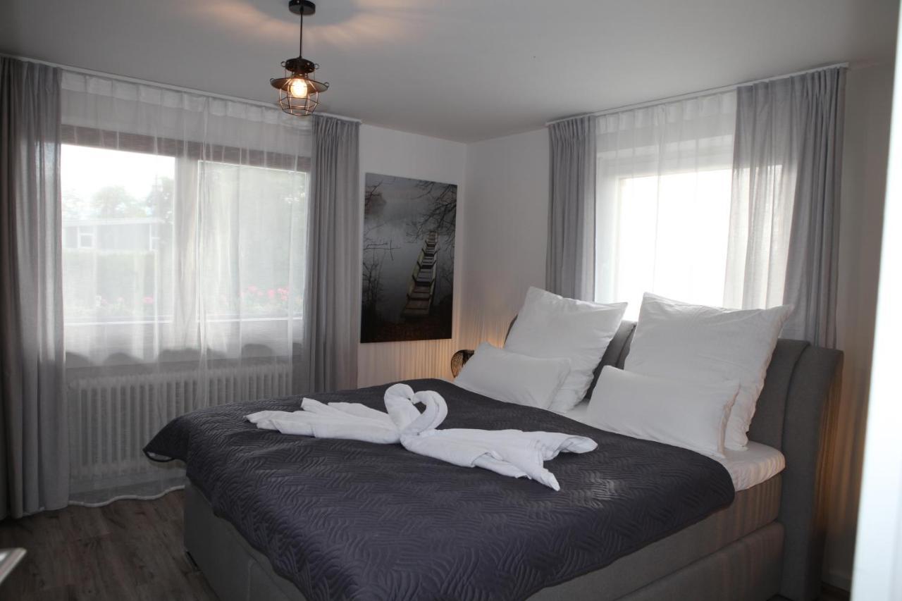 Gaestehaus Zum Rhein Rheinhausen Extérieur photo